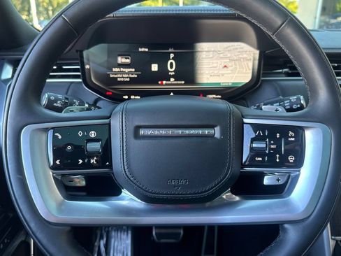 Used 2025 Land Rover Range Rover SE AWD/4WD image 23