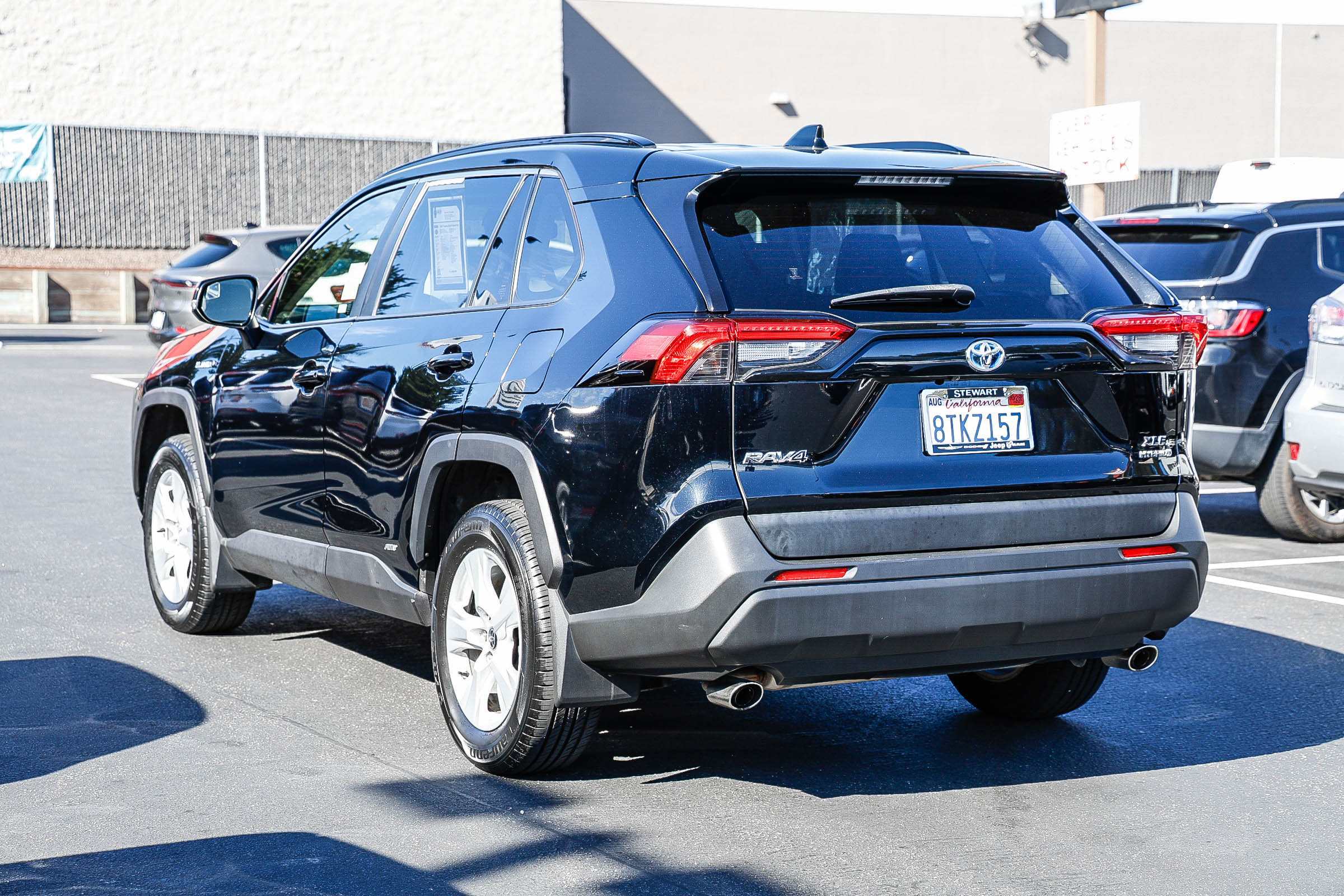 Used 2020 Toyota RAV4 XLE w/ Convenience Package AWD/4WD image 17