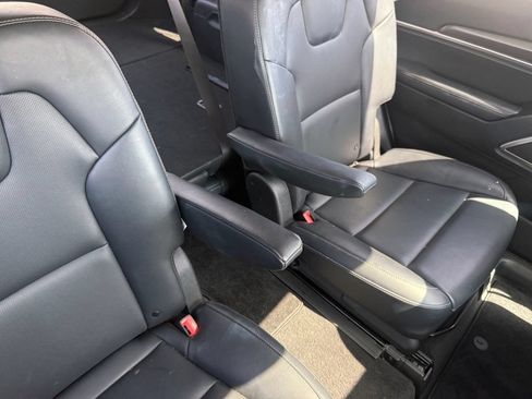 Used 2025 Kia Telluride S FWD image 26