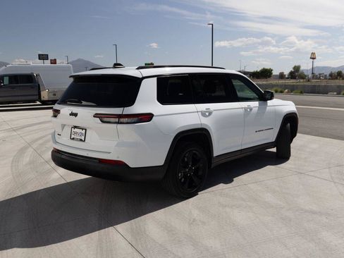 Used 2023 Jeep Grand Cherokee L Altitude AWD/4WD image 5