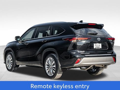 New 2026 Toyota Highlander Platinum image 5