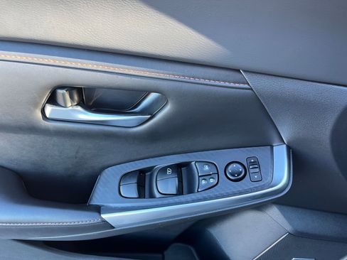 Used 2023 Nissan Sentra SR w/ SR Premium Package image 25