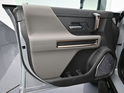 New 2025 GMC Hummer EV 3X image 11
