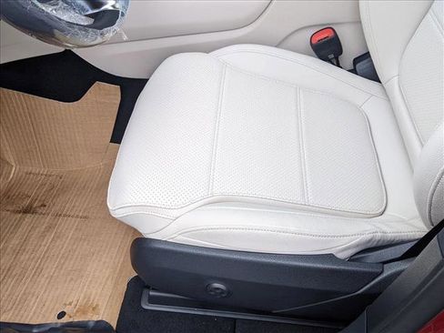 Certified 2026 Mercedes-Benz GLC 300 4MATIC image 4