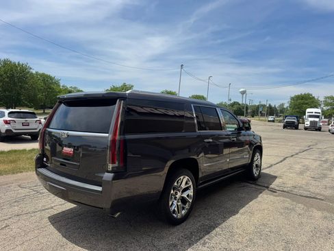 Used 2016 Cadillac Escalade ESV Platinum AWD/4WD image 5
