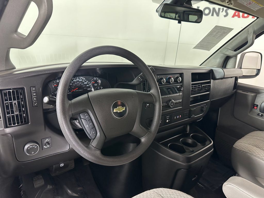 Used 2025 Chevrolet Express 3500 LT w/ LT Preferred Equipment Group RWD image 14