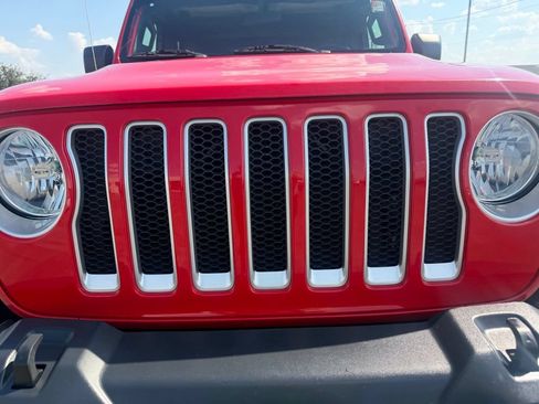 Used 2020 Jeep Wrangler Unlimited Sahara AWD/4WD image 7