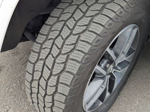 Used 2018 Jeep Grand Cherokee Overland image 48