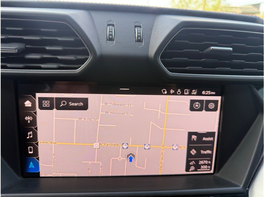 Used 2019 Lamborghini Urus AWD/4WD image 18