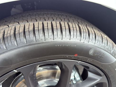 New 2026 Chrysler Pacifica Select w/ S Appearance Package image 12