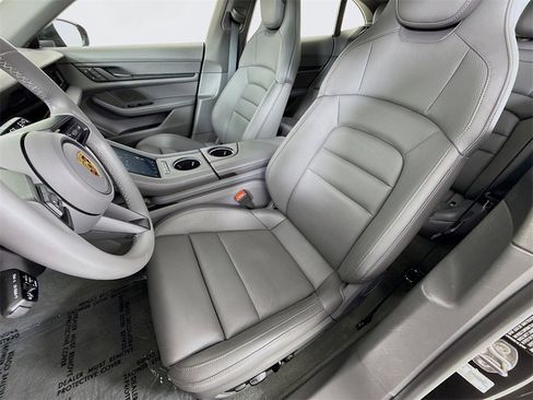 Used 2022 Porsche Taycan 4 Cross Turismo image 5