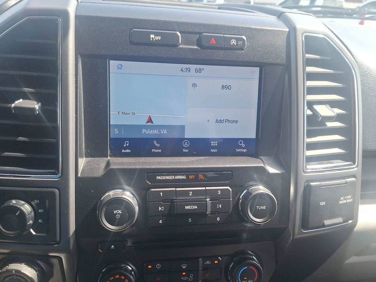 Used 2018 Ford F150 XLT w/ Equipment Group 302A Luxury AWD/4WD image 26