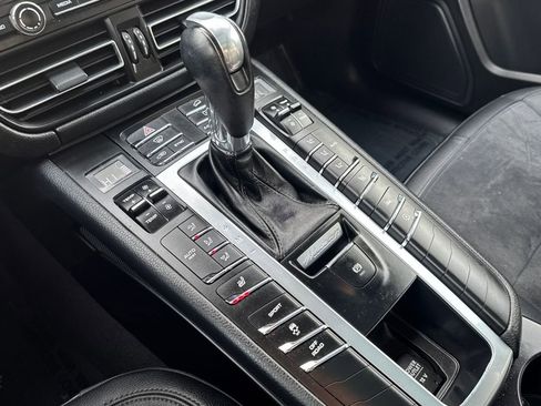 Used 2019 Porsche Macan image 27