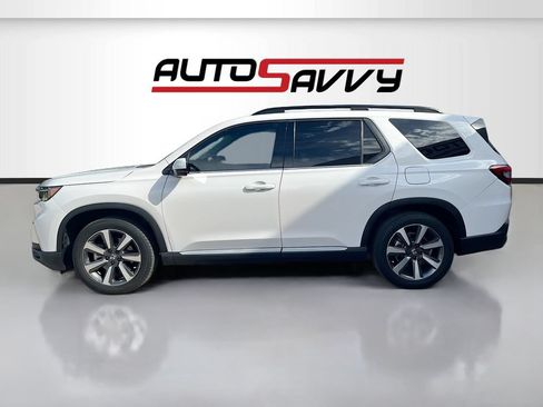 Used 2024 Honda Pilot Touring image 4