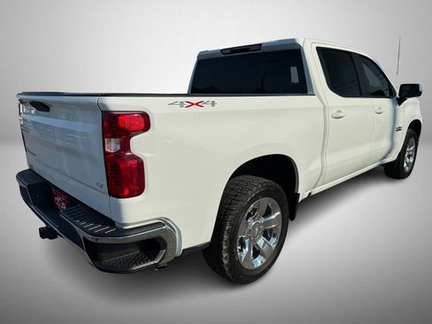Used 2022 Chevrolet Silverado 1500 LT AWD/4WD image 3