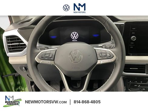 New 2026 Volkswagen Taos SE image 10