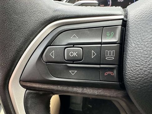 Used 2022 Jeep Grand Cherokee L Limited AWD/4WD image 19