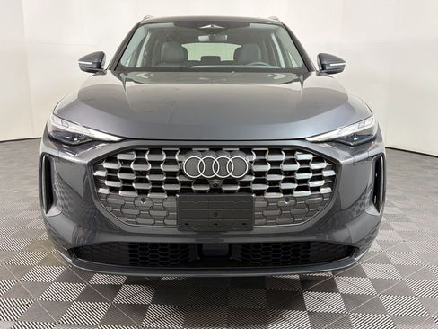Certified 2025 Audi Q5 Premium w/ Convenience Package AWD/4WD image 4