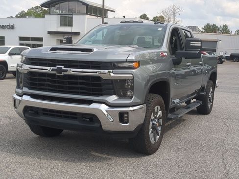 Used 2024 Chevrolet Silverado 2500 LT w/ All Star Edition image 4