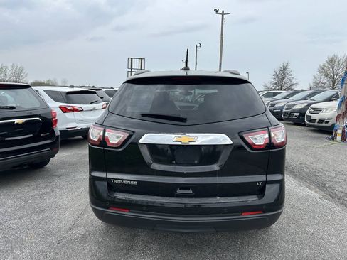 Used 2017 Chevrolet Traverse LT w/ Style and Technology Package FWD image 4