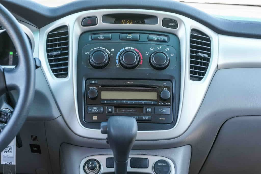 Used 2006 Toyota Highlander 2WD w/ 3rd Row image 13