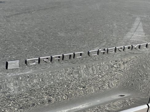 New 2025 Jeep Grand Cherokee Altitude image 26