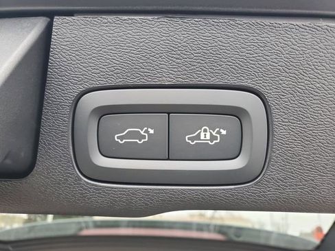 New 2026 Volvo XC60 B5 Plus w/ Protection Package Premier image 31