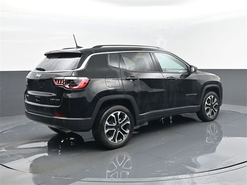 Used 2022 Jeep Compass Limited image 22