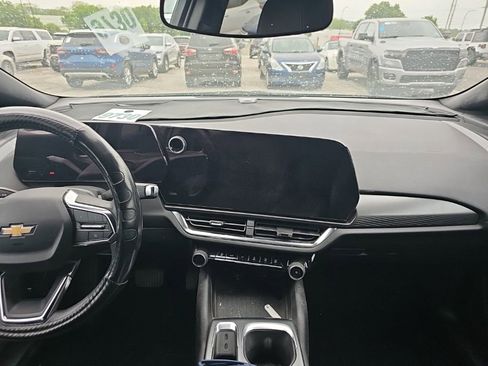 Used 2025 Chevrolet Equinox EV LT FWD image 9