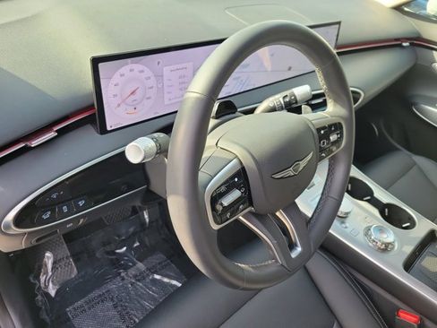 Used 2026 Genesis GV70 2.5T Select image 17