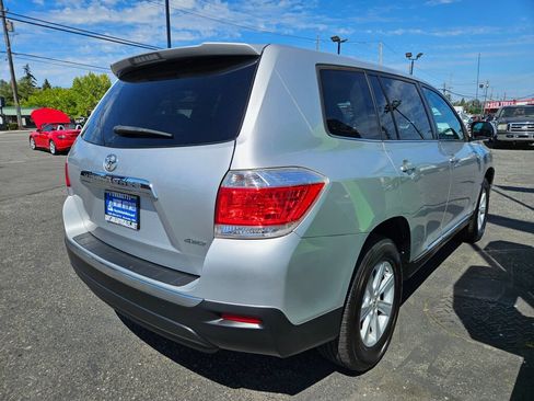 Used 2012 Toyota Highlander 4WD w/ Tow Pkg image 5