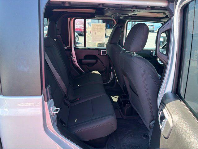 Used 2022 Jeep Gladiator Sport AWD/4WD image 27