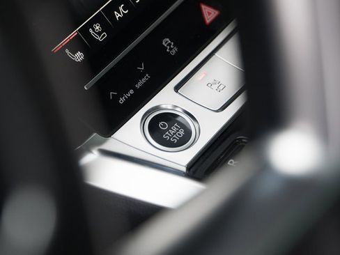 Certified 2024 Audi Q8 e-tron Premium Plus w/ Premium Plus Package image 27