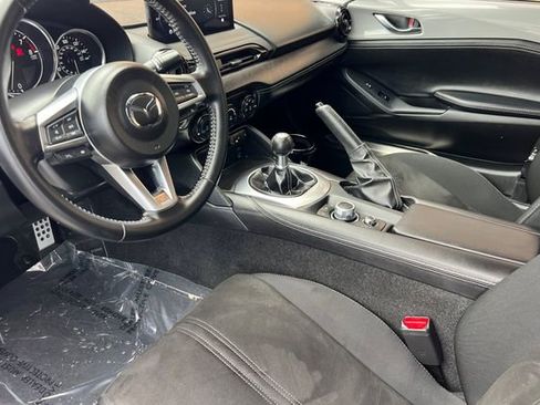 Certified 2024 MAZDA MX-5 Miata Club RWD image 10