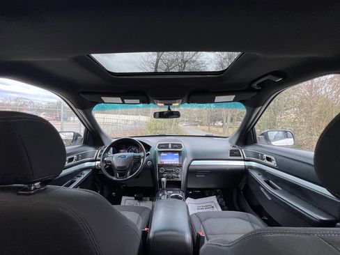 Used 2017 Ford Explorer XLT w/ Equipment Group 201A image 16