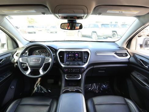Used 2023 GMC Acadia SLT image 30
