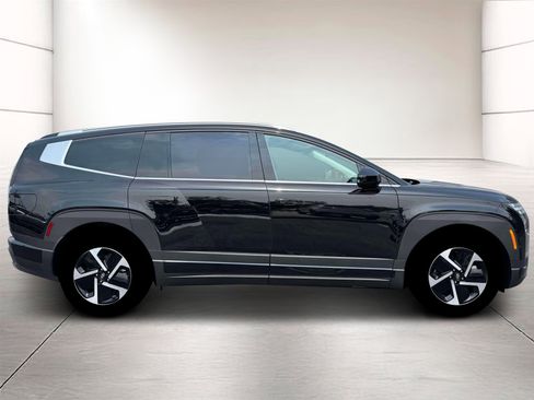 New 2026 Hyundai Ioniq 9 SE image 9