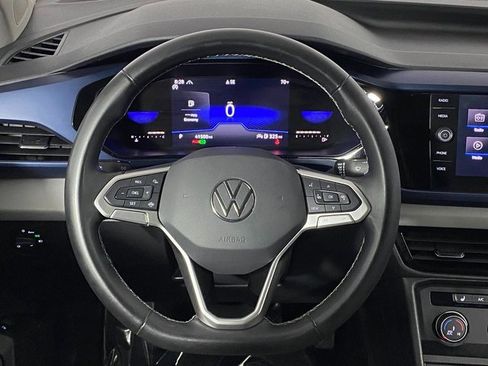 Used 2022 Volkswagen Taos SE image 18