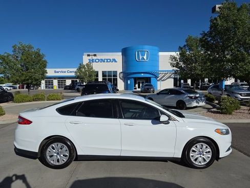 Used 2013 Ford Fusion S FWD image 4