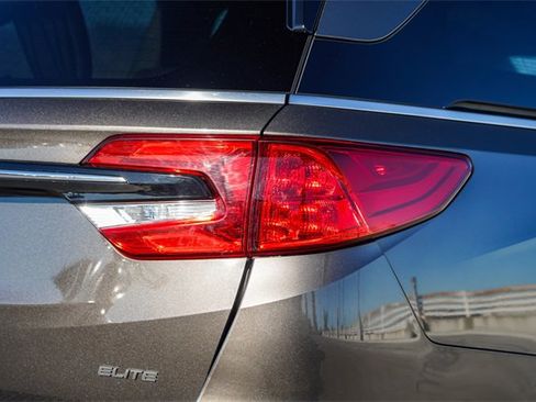Used 2022 Honda Odyssey Elite image 11
