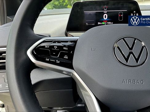 Used 2024 Volkswagen ID.4 Pro AWD/4WD image 9