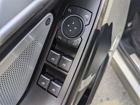 Used 2020 Ford Explorer Platinum w/ Premium Technology Package image 12
