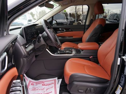 Used 2024 Kia Carnival SX image 11
