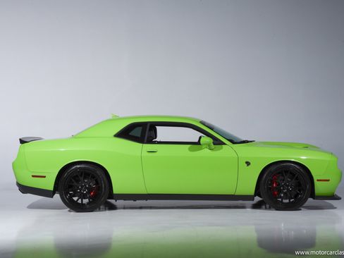 Used 2015 Dodge Challenger SRT Hellcat image 9