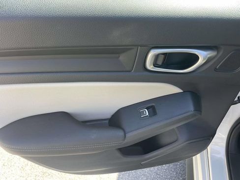 Used 2024 Honda Civic EX-L image 12