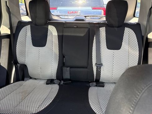 Used 2012 GMC Terrain SLE w/ LPO, Chrome Package FWD image 15