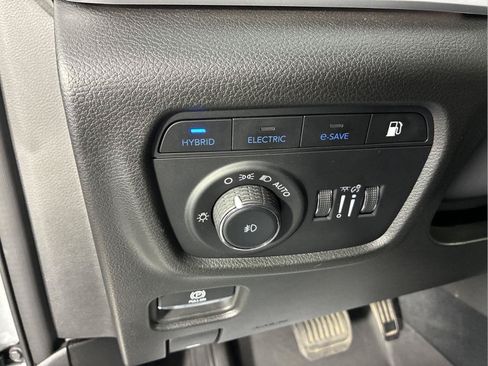 Used 2023 Jeep Grand Cherokee Trailhawk w/ Luxury Tech Group III AWD/4WD image 21