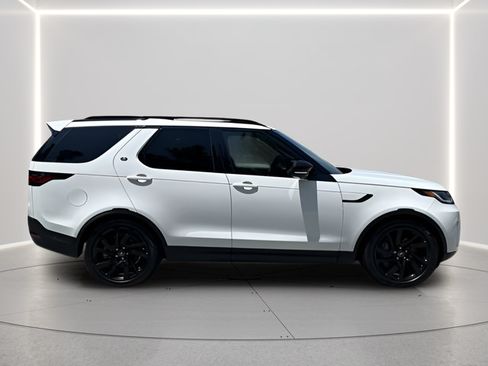 Certified 2025 Land Rover Discovery S AWD/4WD image 6