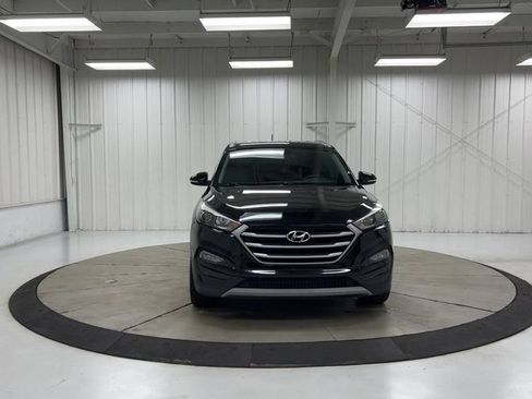Used 2017 Hyundai Tucson Sport w/ Cargo Package FWD image 3