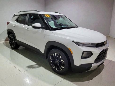 Used 2021 Chevrolet TrailBlazer LT w/ Convenience Package image 2